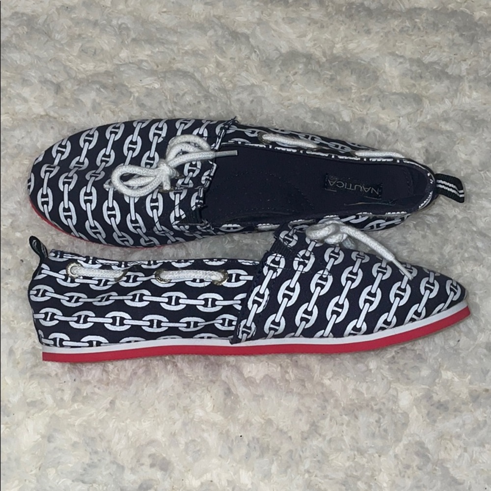 Nautica slides